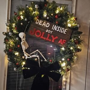Creepy Holiday Wreath with Lights